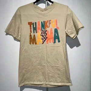 Thankful Mama with Leopard Lightening Bolt / Women's Gildan T-Shirt Beige S/Fall